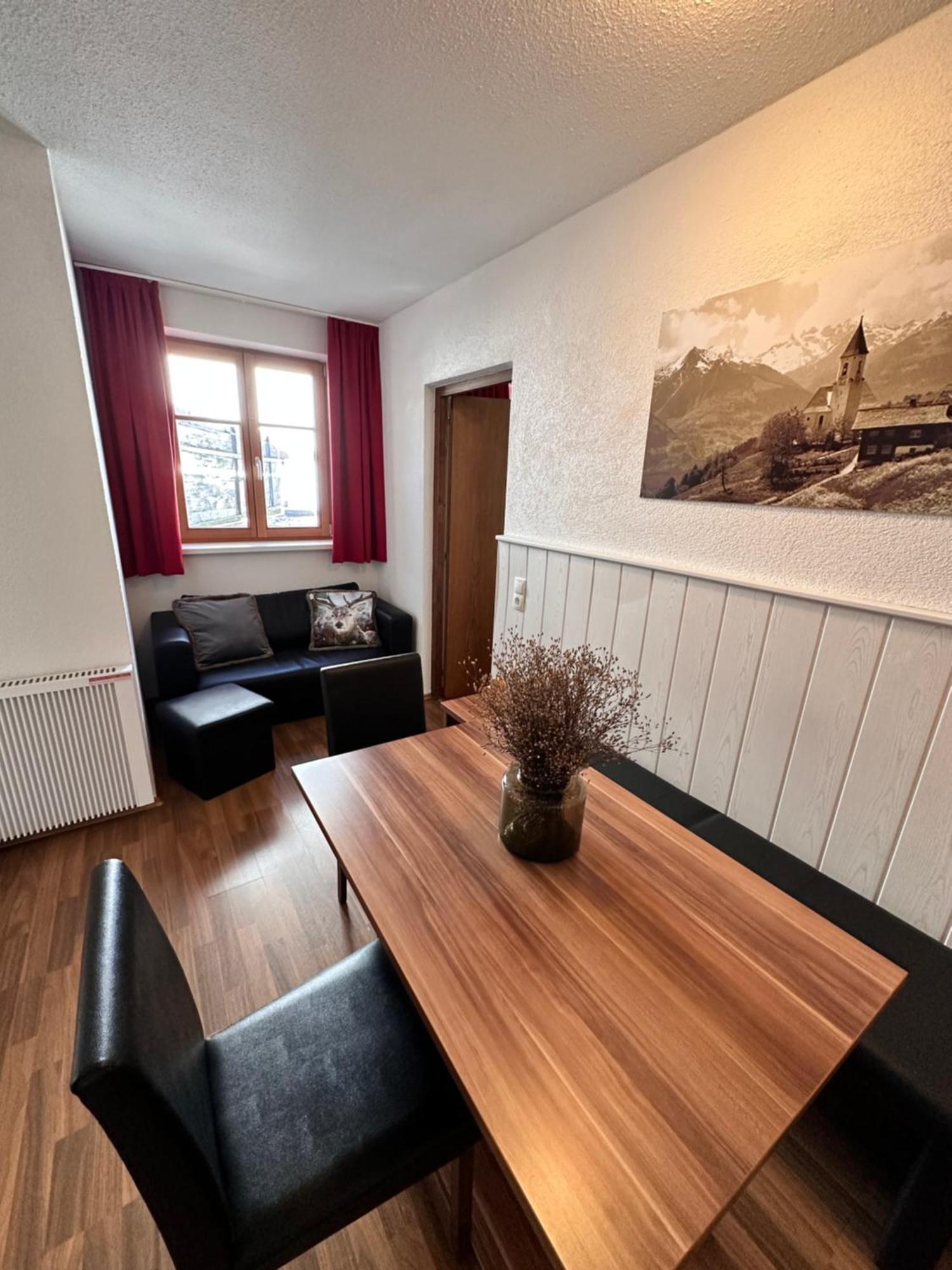 Zentrum Appartements Lorenzin Gaschurn Buitenkant foto