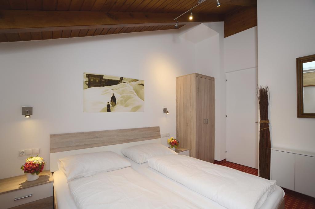 Zentrum Appartements Lorenzin Gaschurn Buitenkant foto